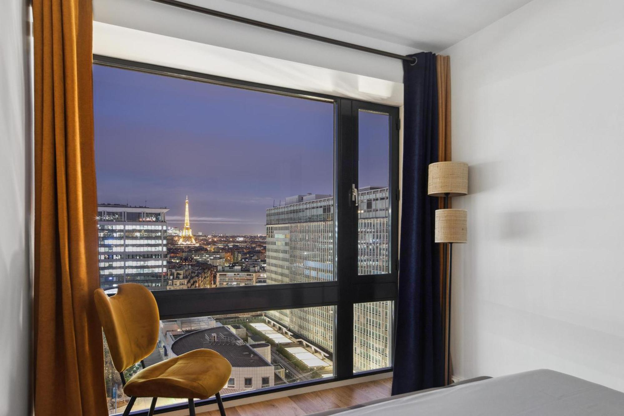 Apartment Luxury With Eiffel Tower View, 1 Min Metro, Parking Paris