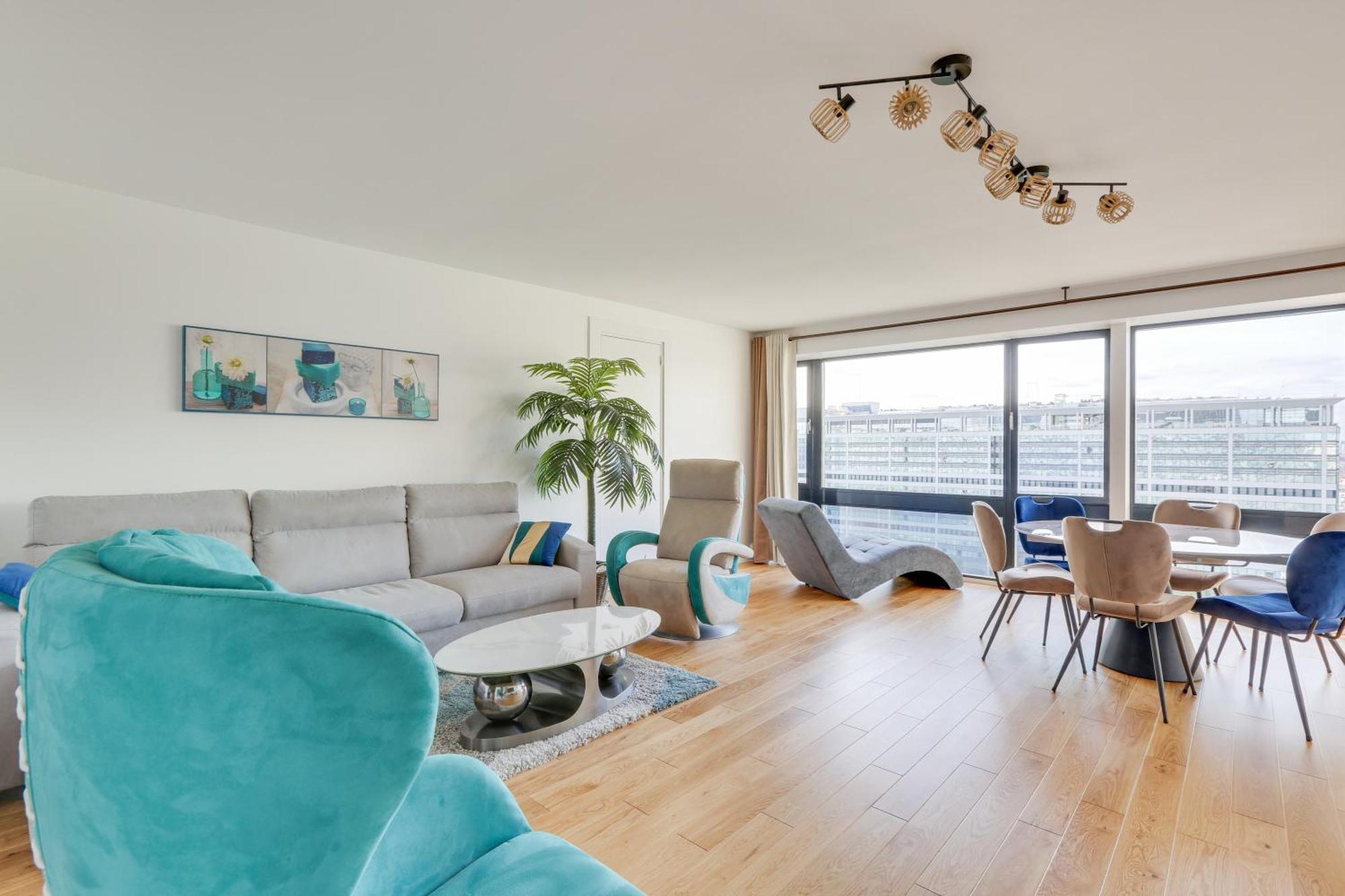 Apartment Luxury With Eiffel Tower View, 1 Min Metro, Parking