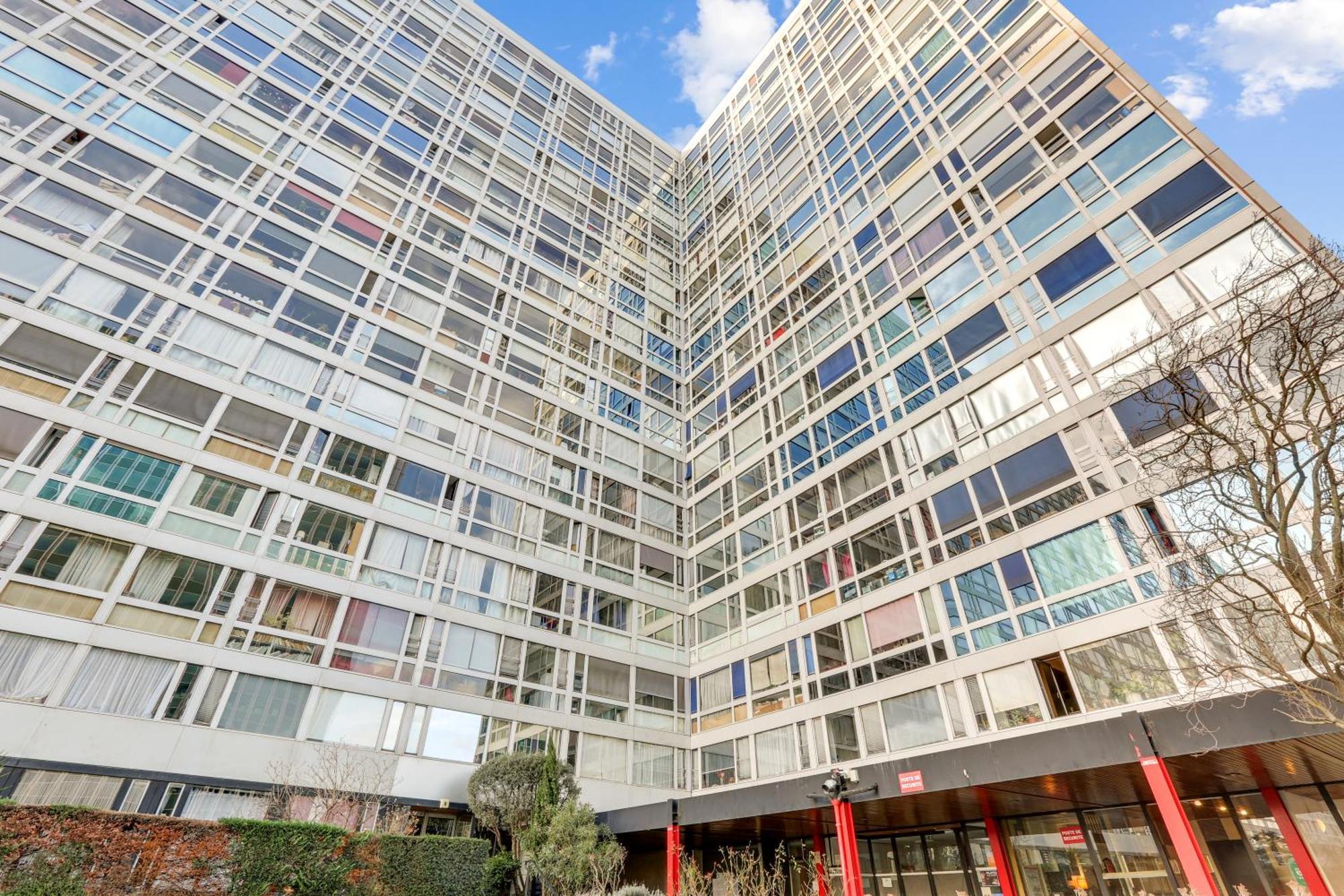 Luxury With Eiffel Tower View, 1 Min Metro, Parking *