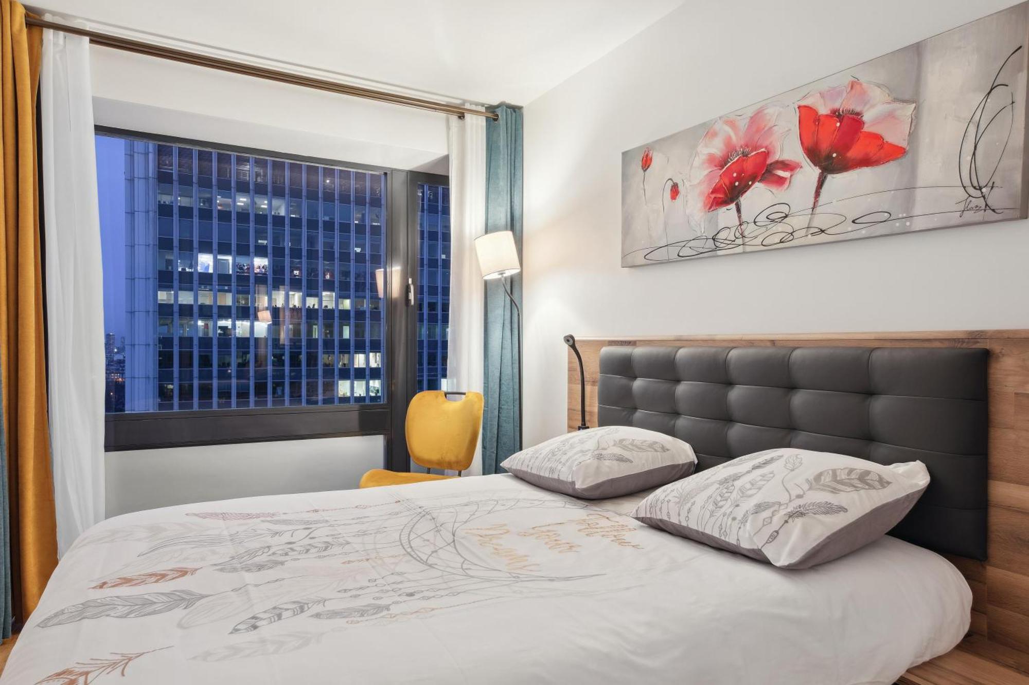 Luxury With Eiffel Tower View, 1 Min Metro, Parking * Paris
