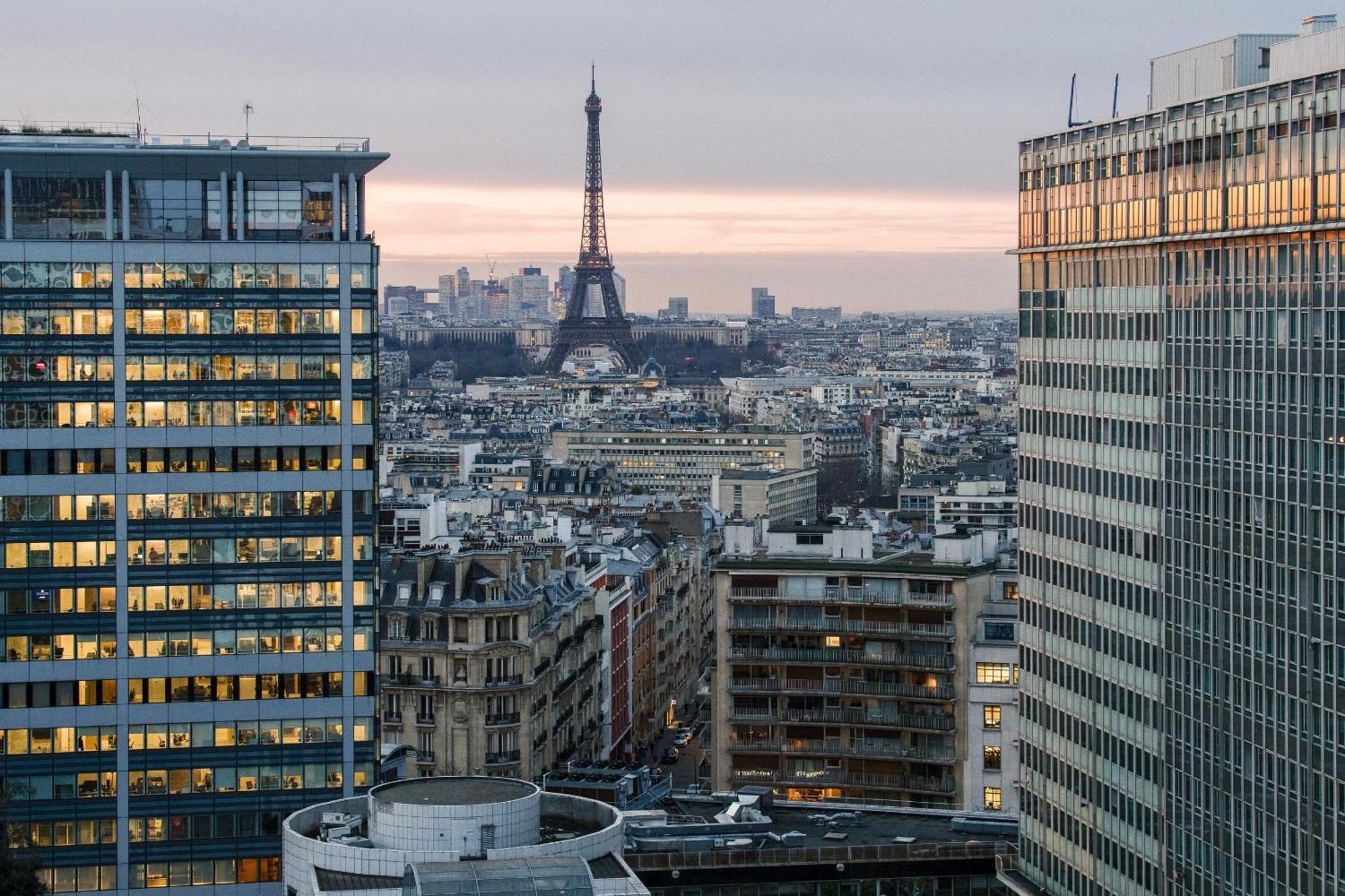Luxury With Eiffel Tower View, 1 Min Metro, Parking Apartment *