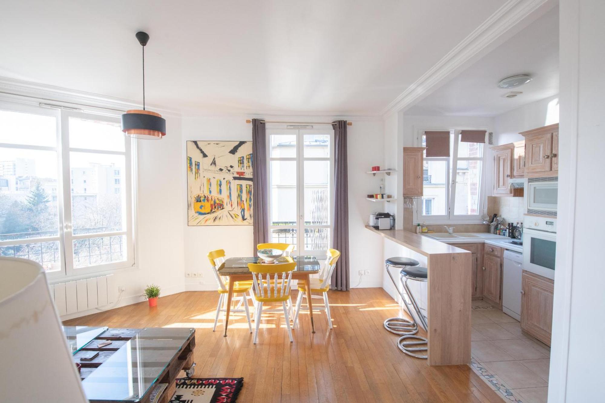 Cosy And Very Flat With Open View On A Parc Paris
