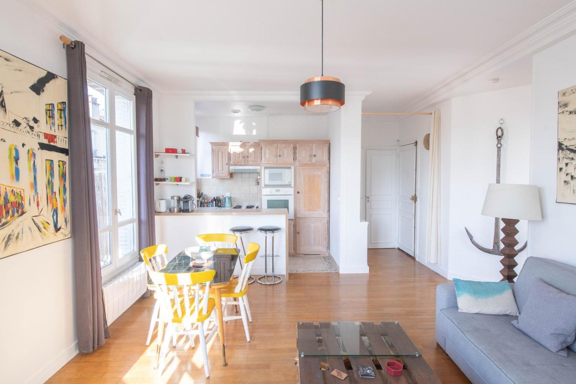 Cosy And Very Flat With Open View On A Parc