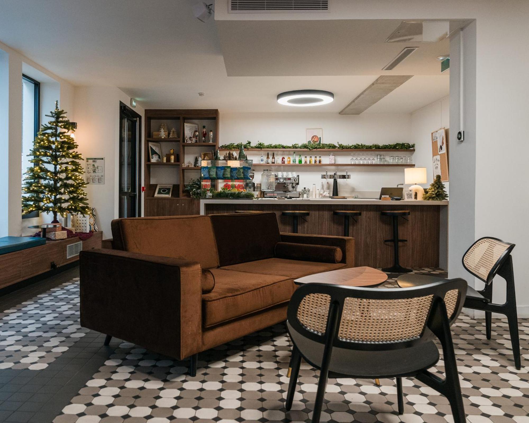 Beau M Hostel