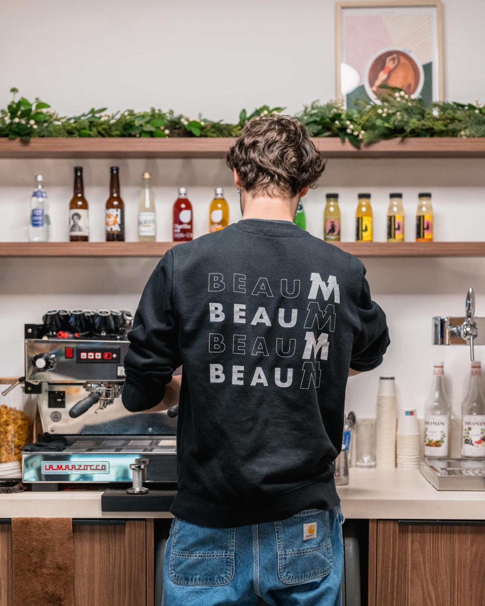 Beau M Hostel Paris
