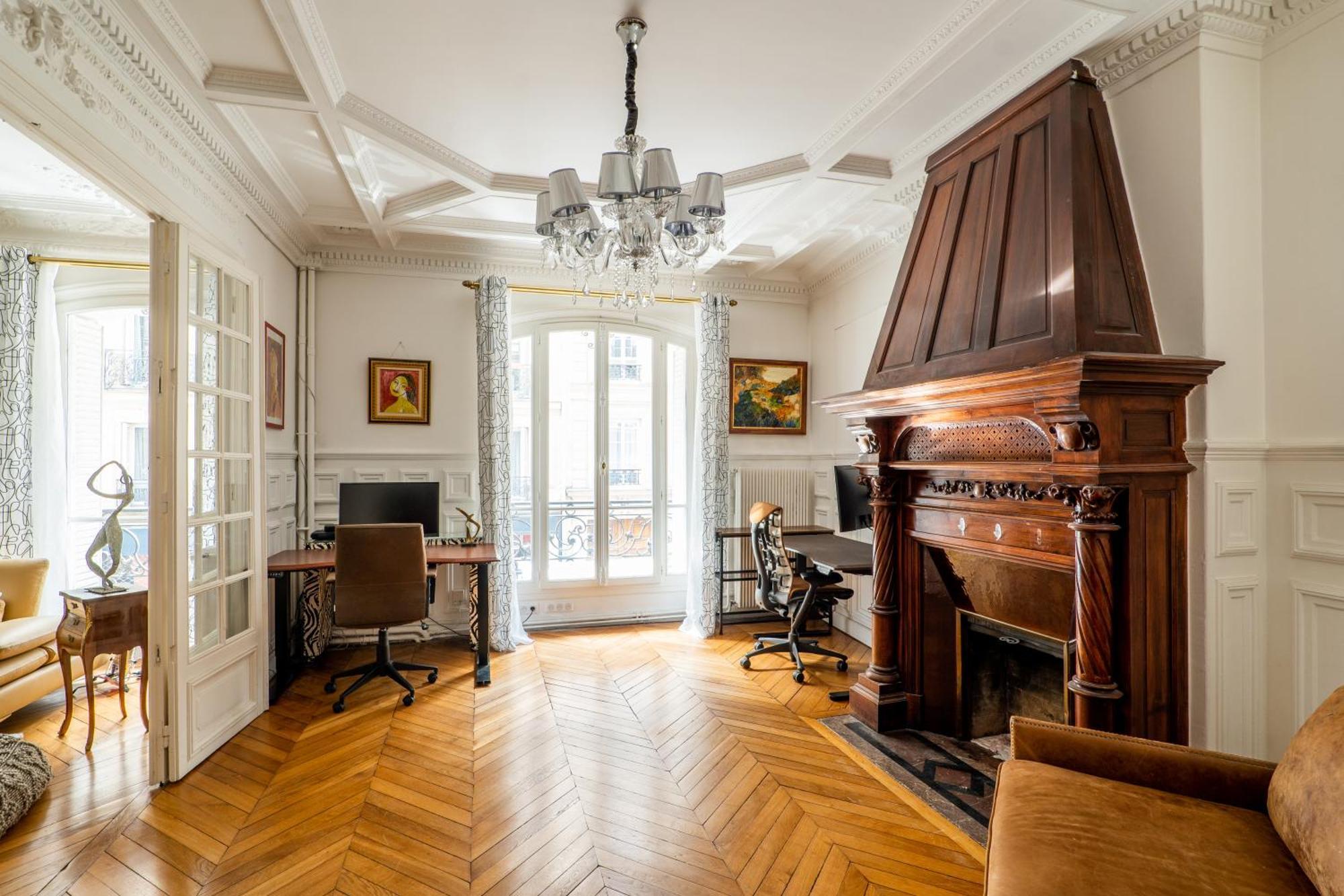 Veeve - Timeless Majesty * Paris