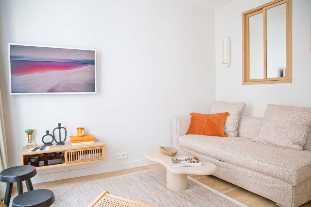 Wonderful Luxury And Design In Mouffetard Appartement *