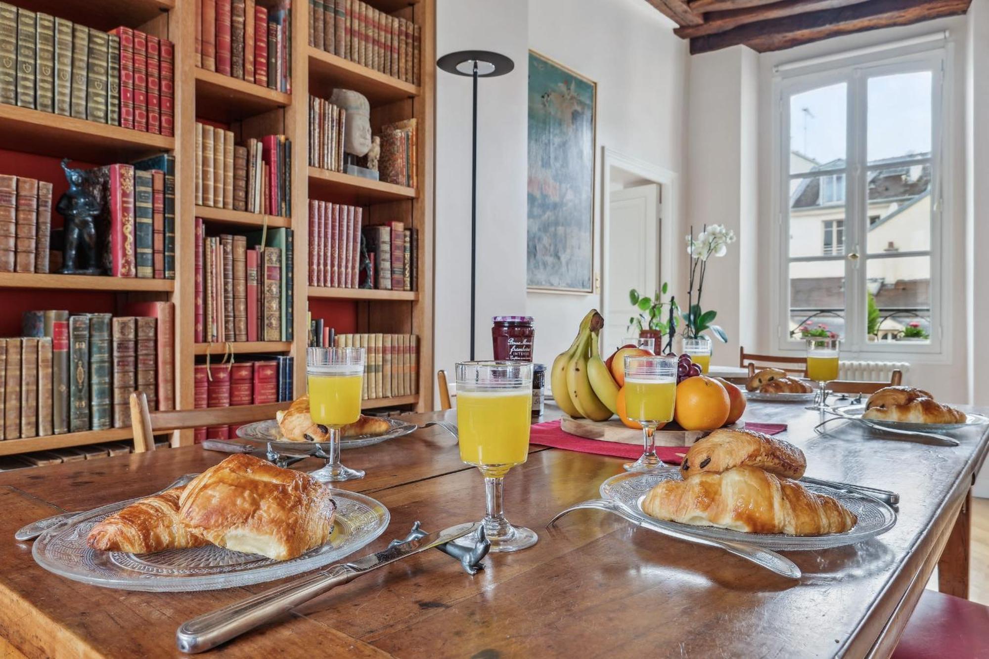 Le Marais & Place Des Vosges - 3br - Cityapartmentstay Apartment