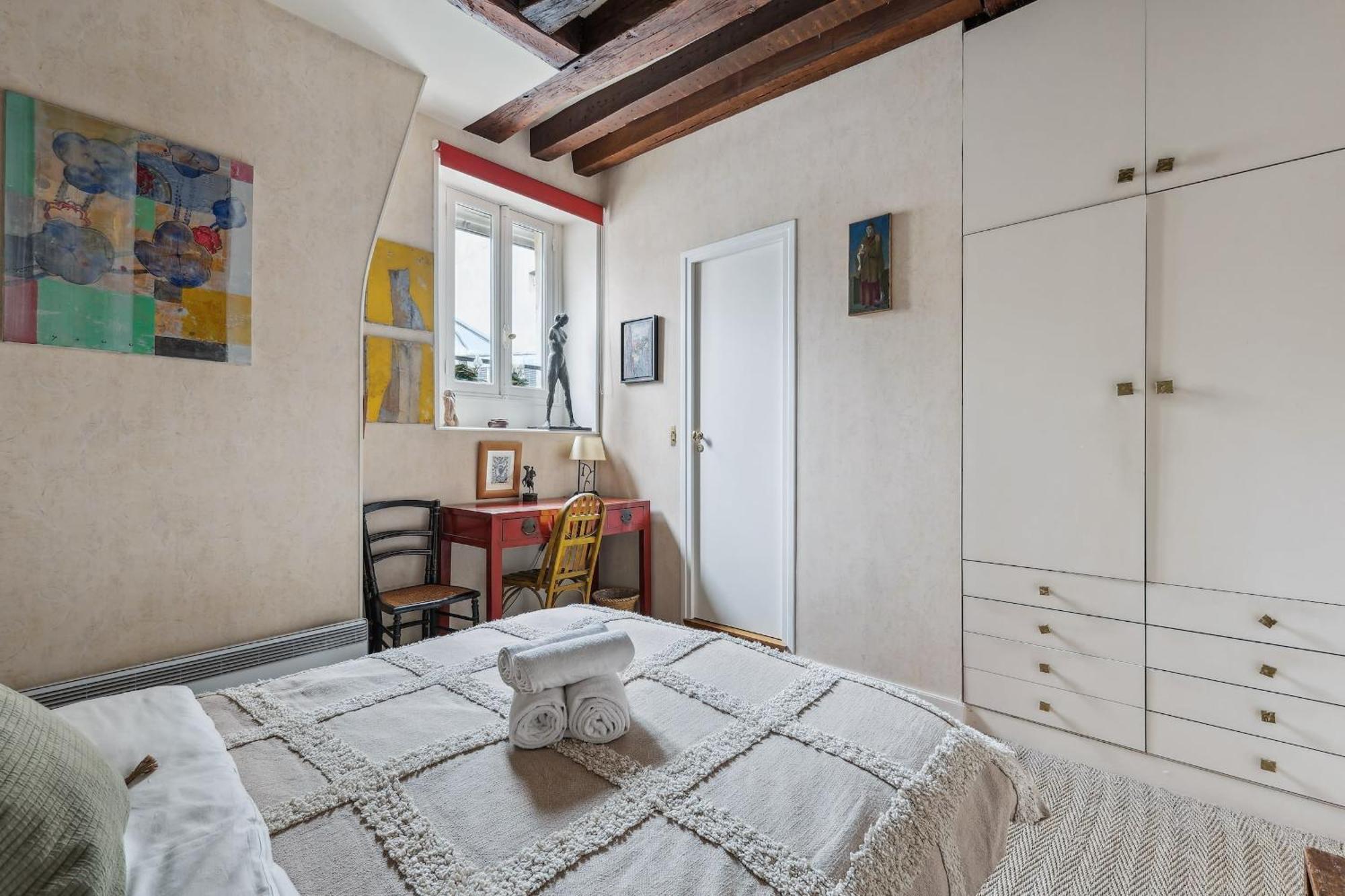 Apartment Le Marais & Place Des Vosges - 3br - Cityapartmentstay *