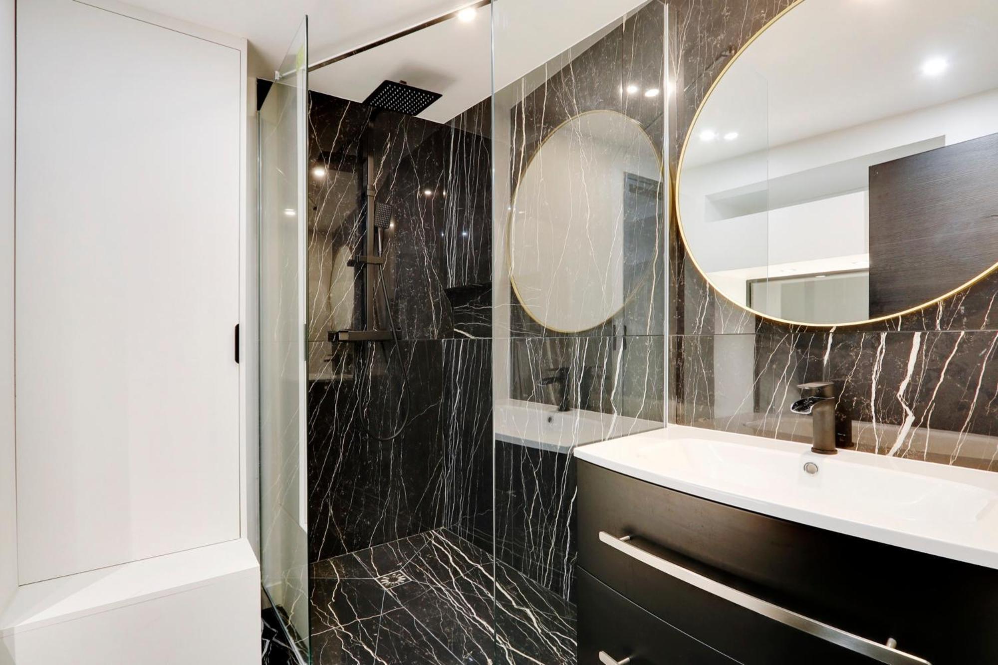 Pick A Flat's In Saint-germain-des-pres - Rue Dauphine *