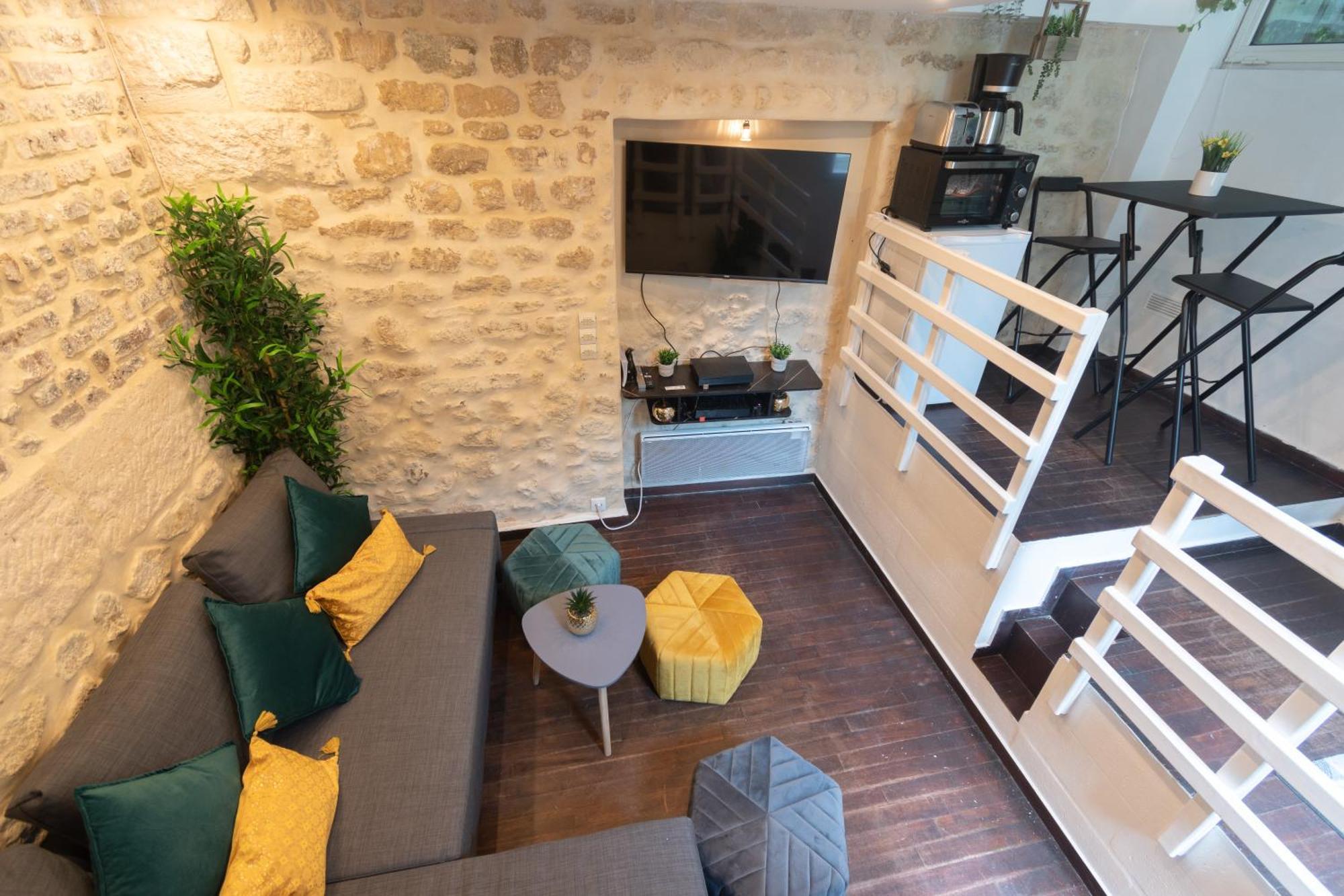 Duplex Parisien Metro13 Apartment *