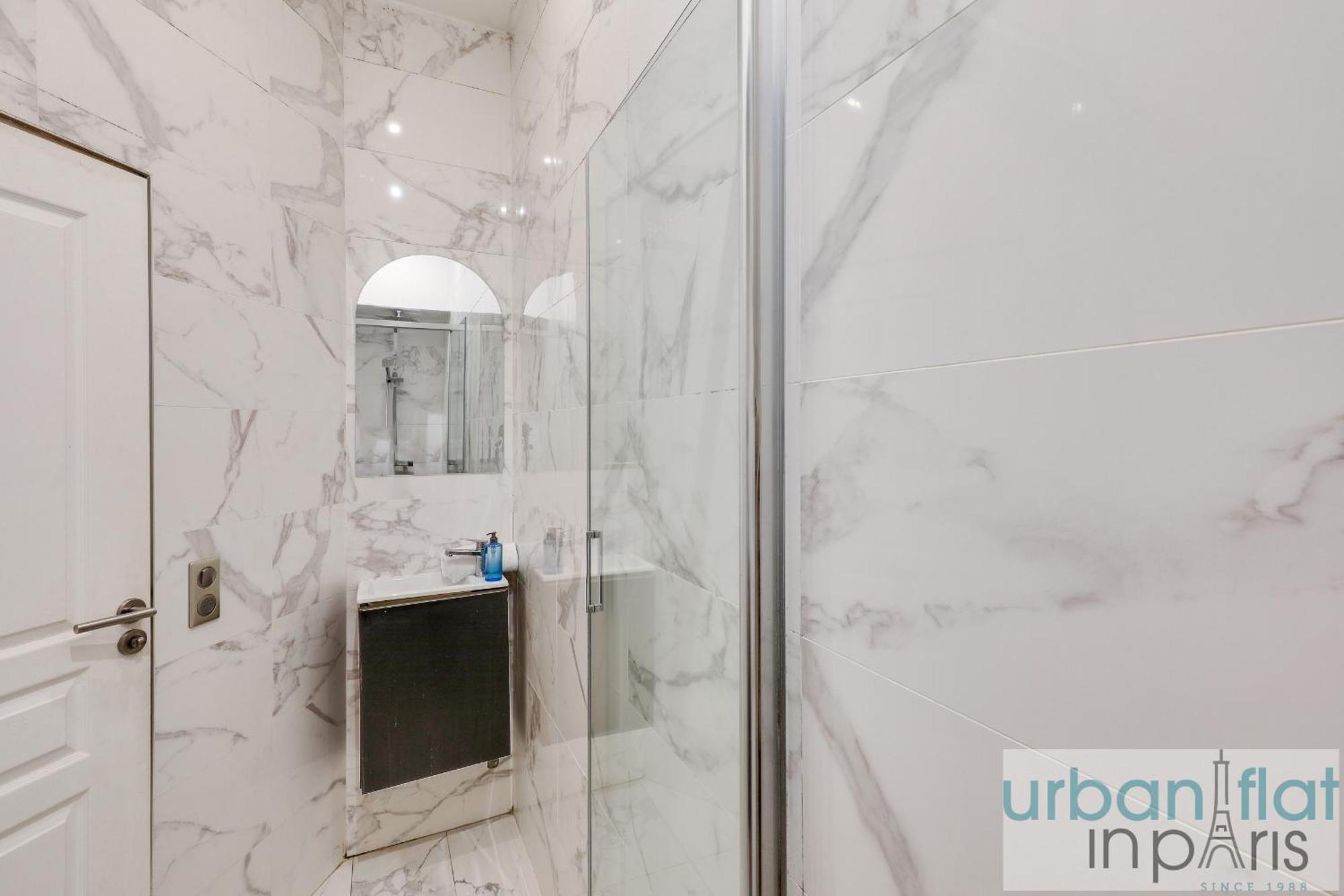 Appartement 62 - Beautiful Triangle D- 100m From Champs-elysees Paris