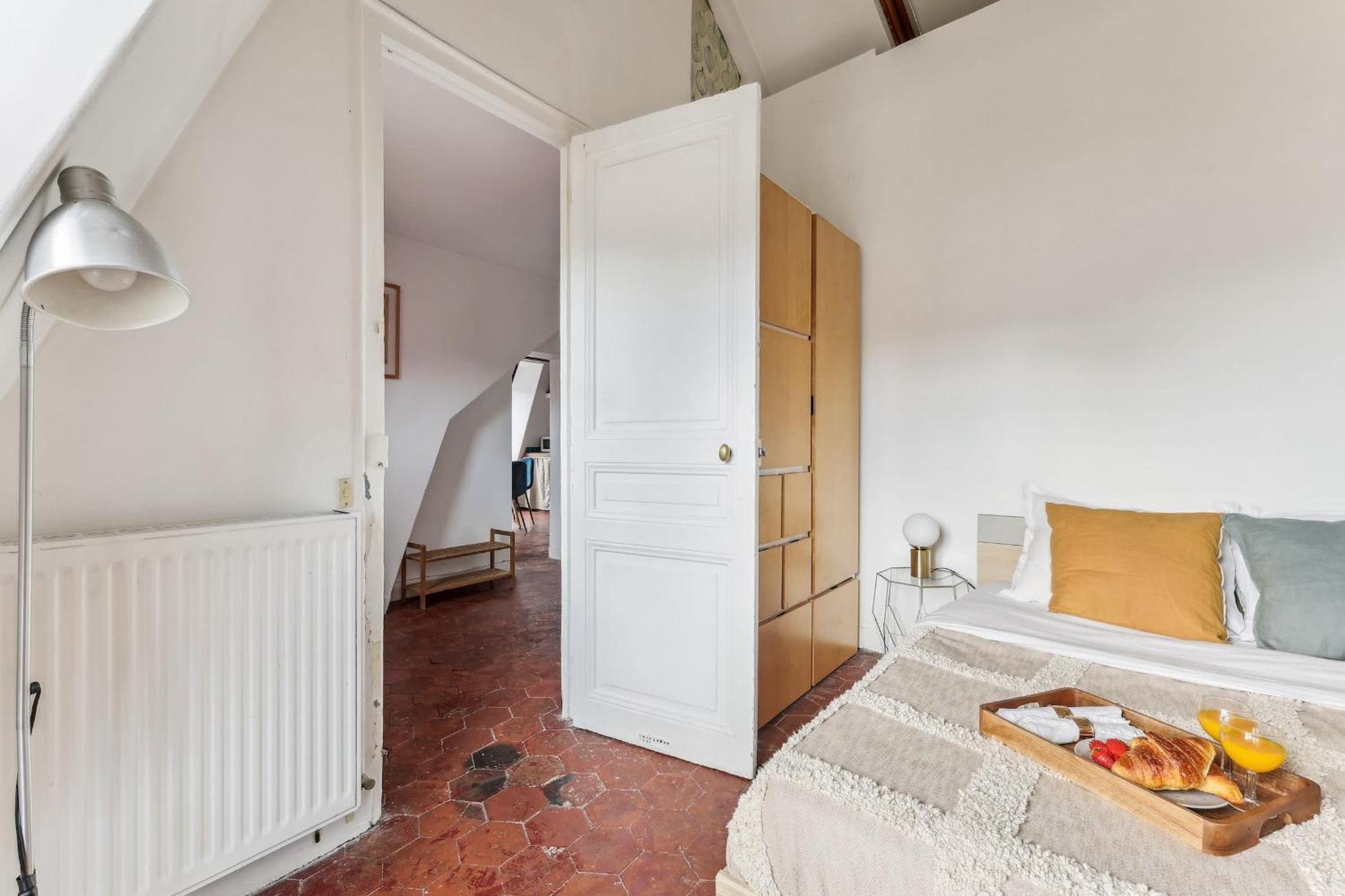 Latin 1br Or 2br Cozy *