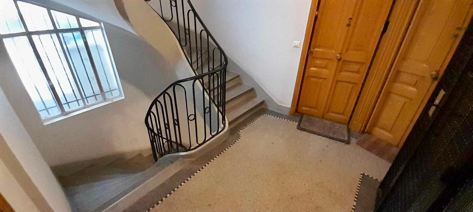 Apartment Avec Balcon Dans Calme Avec Gardien -