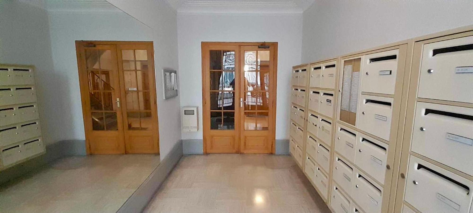 Apartment Avec Balcon Dans Calme Avec Gardien - *