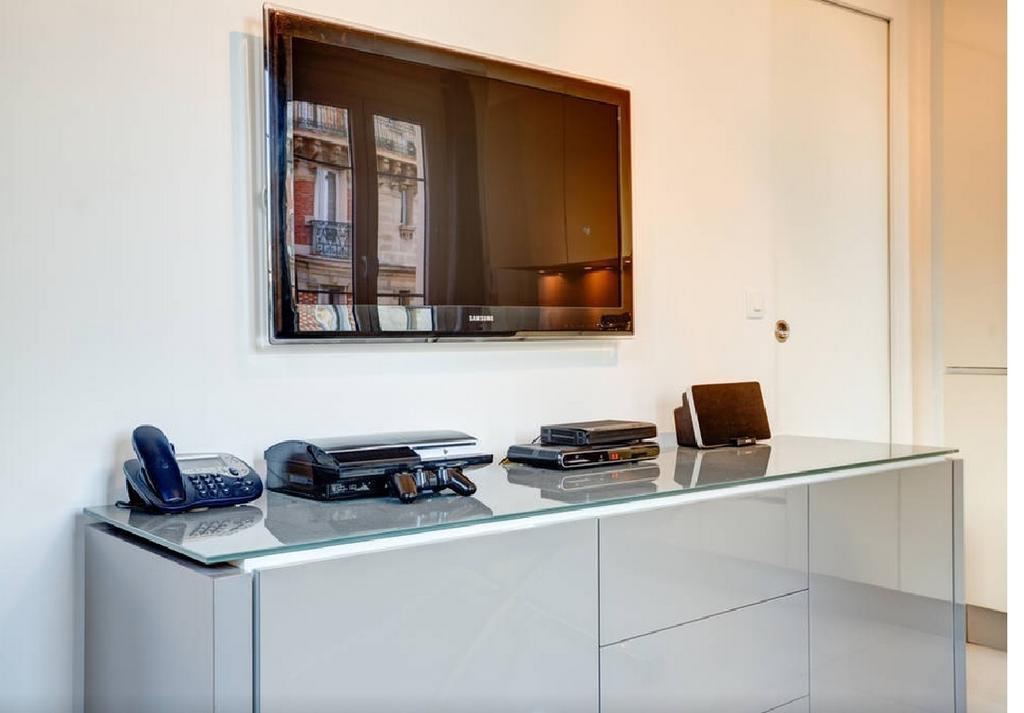 Notre Dame Bright Apartment Paris