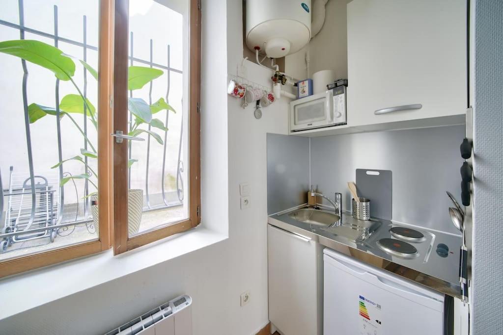 Apartment Sur Cour, Proche Des Buttes-chaumont Paris