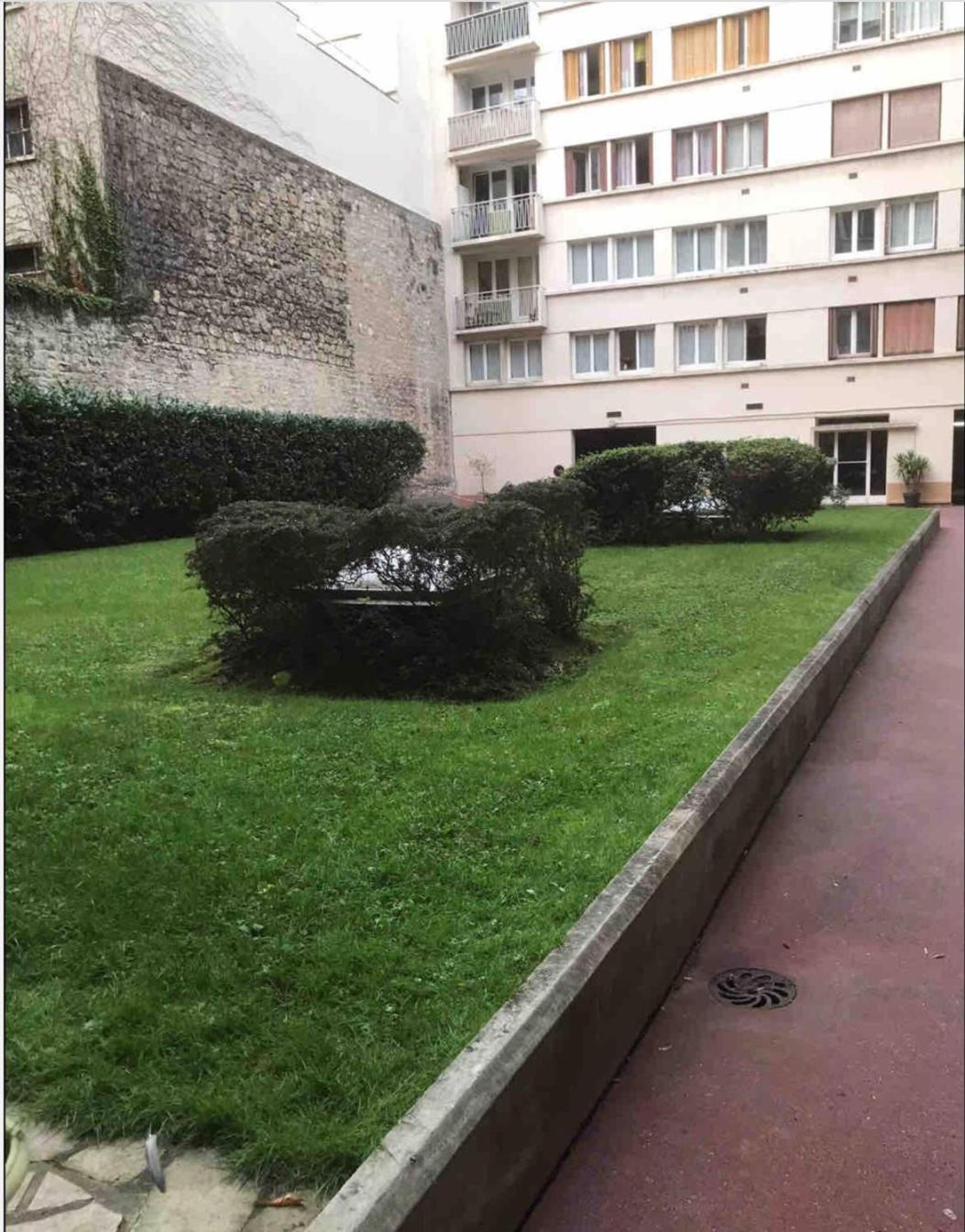 2 Pieces Lumineux Et Calme A Paris