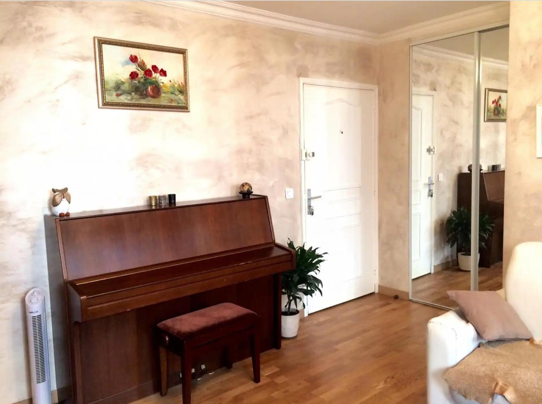Appartement 2 Pieces Lumineux Et Calme A *
