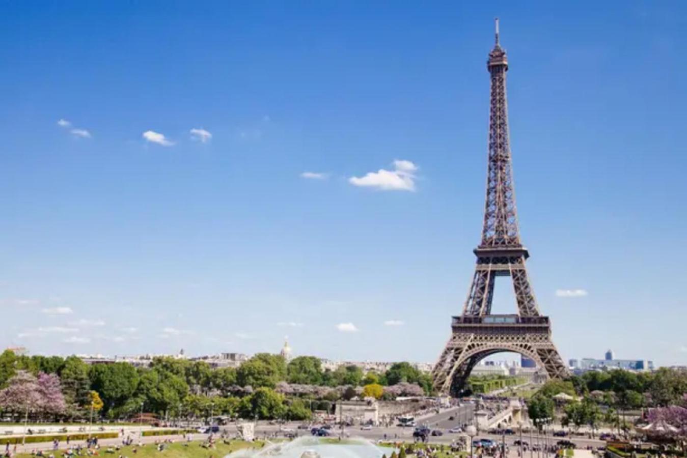 Amazing On The Prestigious Street Apartment Paris
