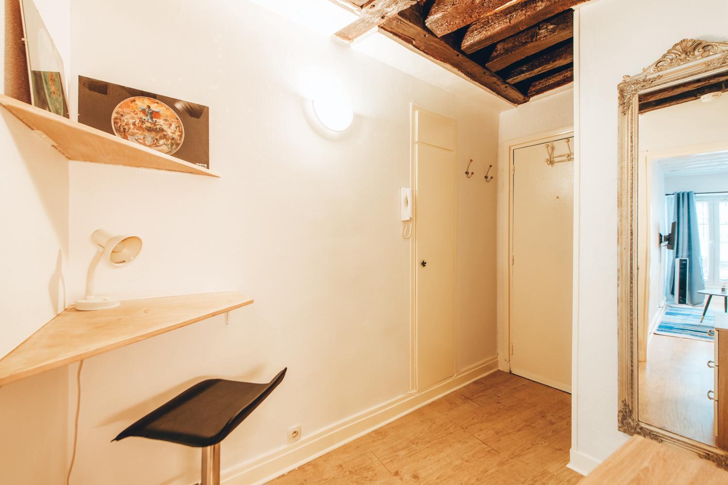 Amazing On The Prestigious Street Apartment