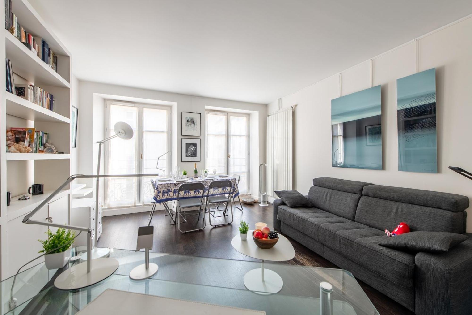 Appartement Charming 4 Guests At Galeries Lafayette And Printemps 9th Ard With Air Conditioning Paris