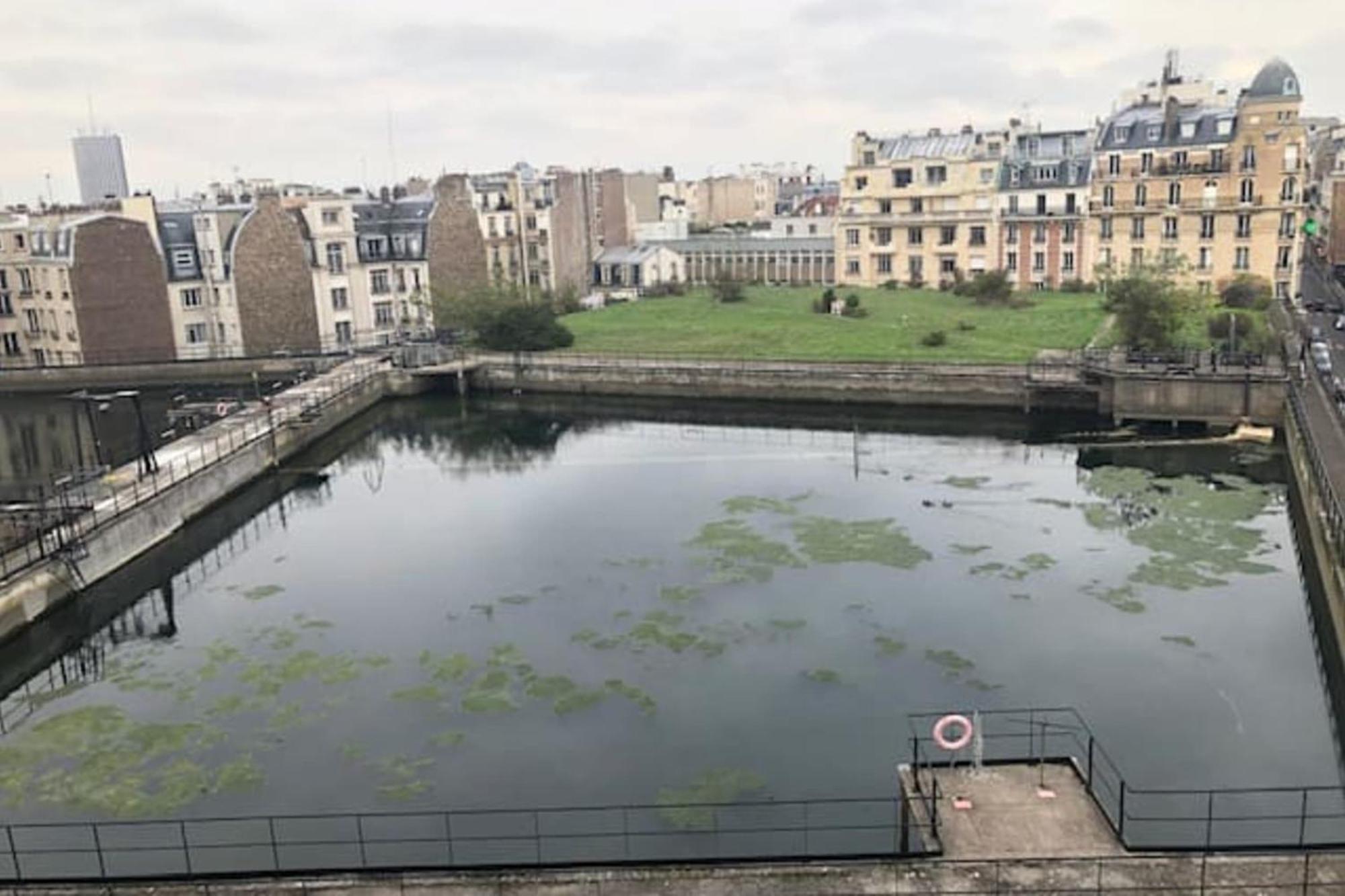 Charming With Eiffel Tower View Apartment