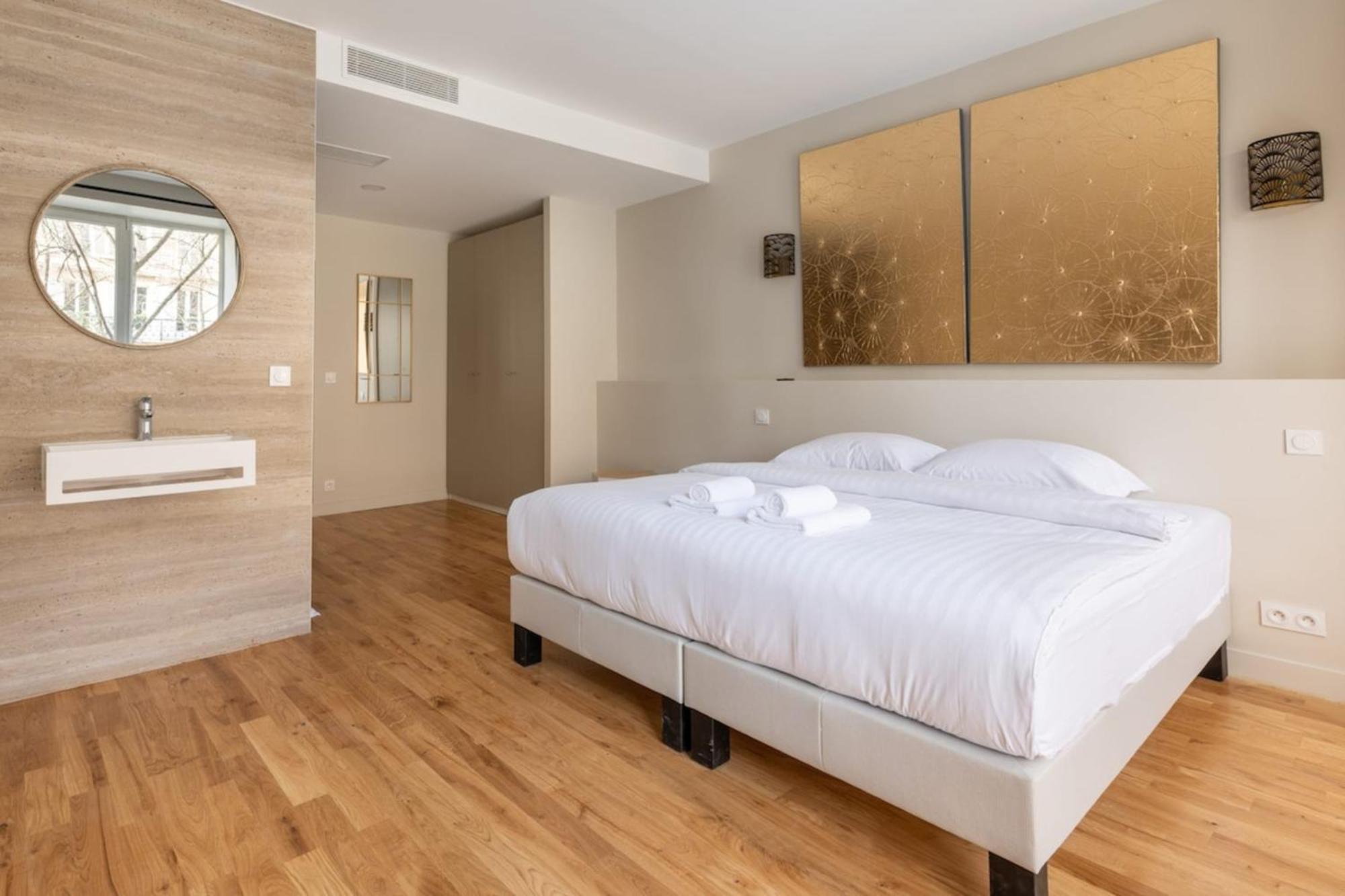 Luxe State Of The Art Near Montmartre Apartment Paris