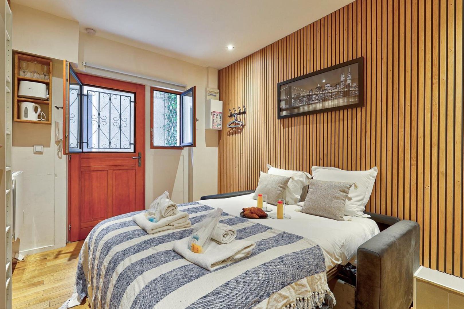 356 Poussin - Superbe A Appartement Paris