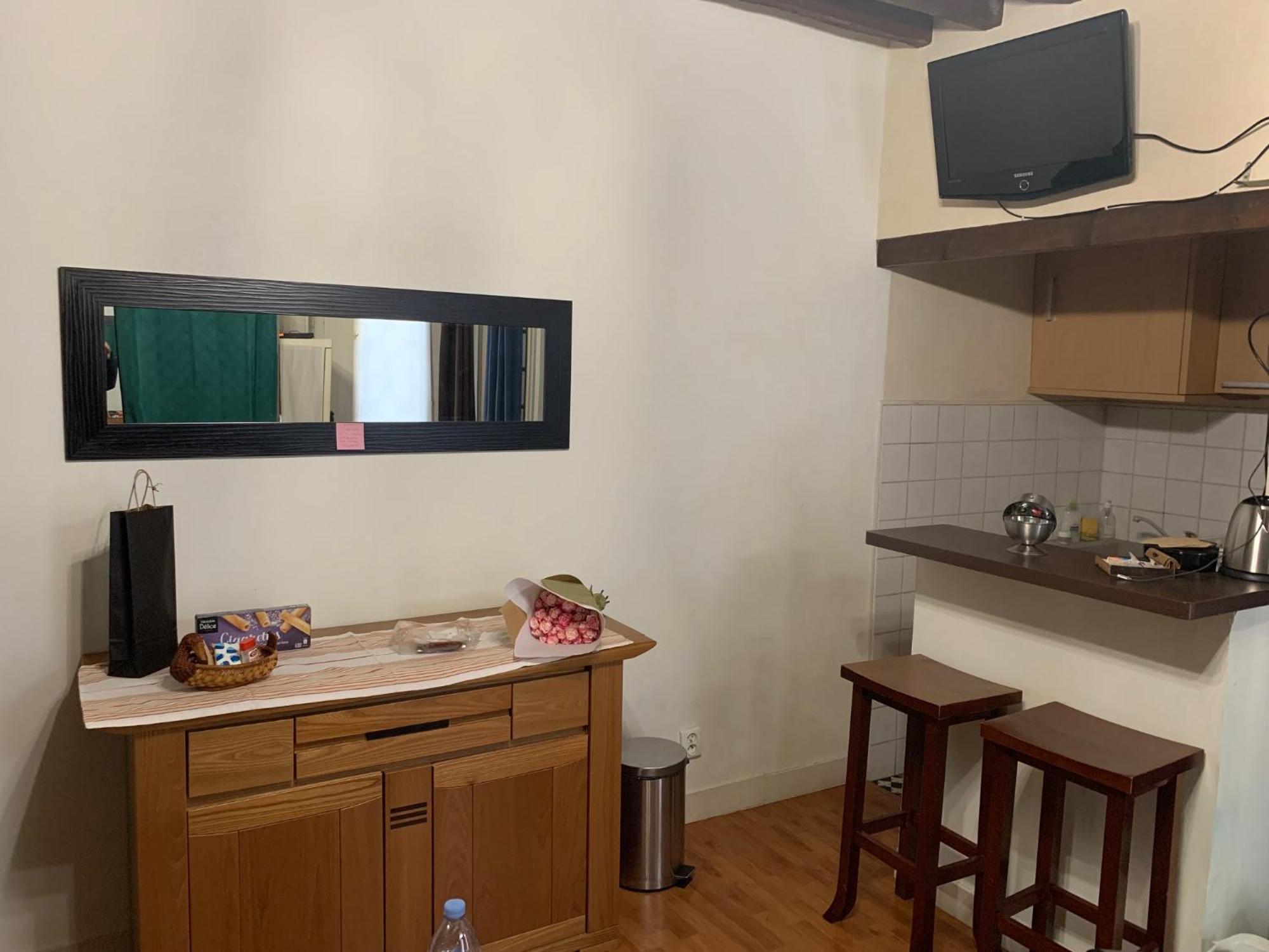 Appartement Design Champ De Mars, 2 Pieces Quartier Tour Eiffel Paris