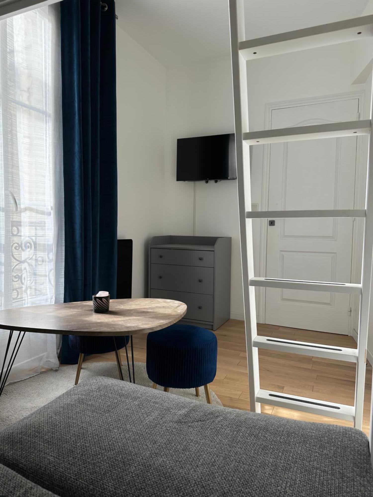 Apartment Ourcq, 19 - La Villette, Buttes Chaumont Paris