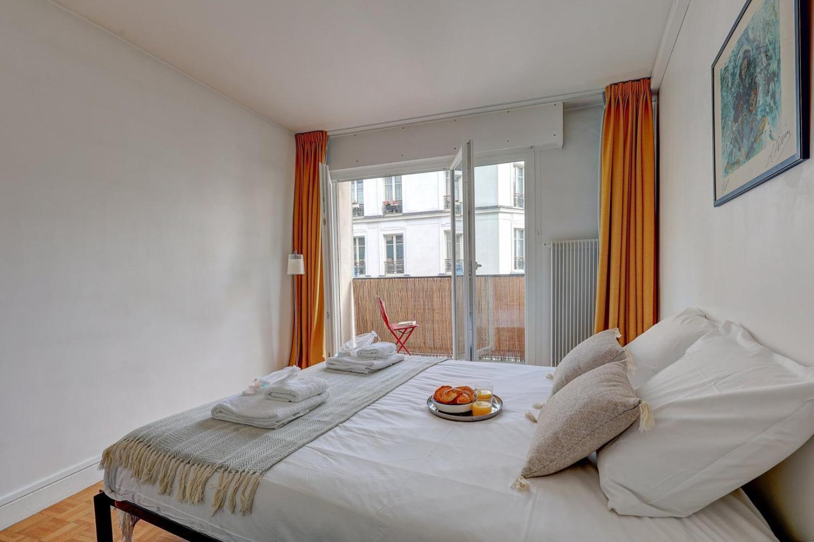 675 Bolivar - Superb In *