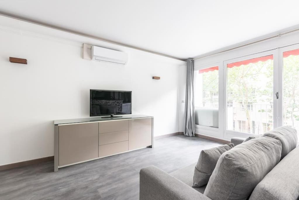 Apartment Ensoleille Buttes Chaumont - Iii
