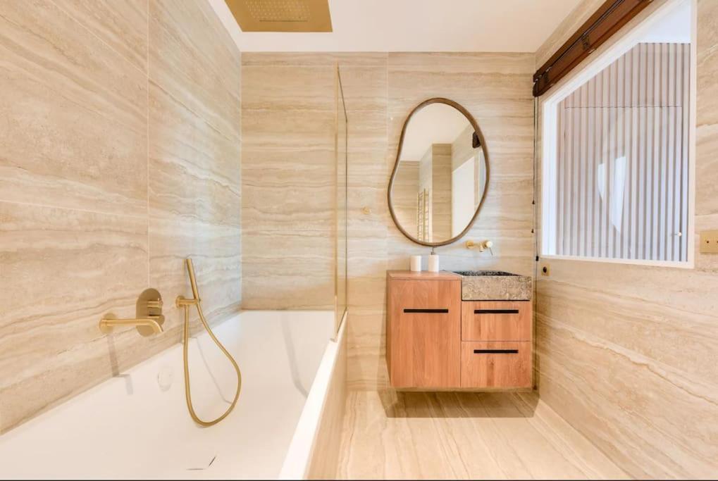 De Luxe Pres Des Champs Elysees Apartamento *