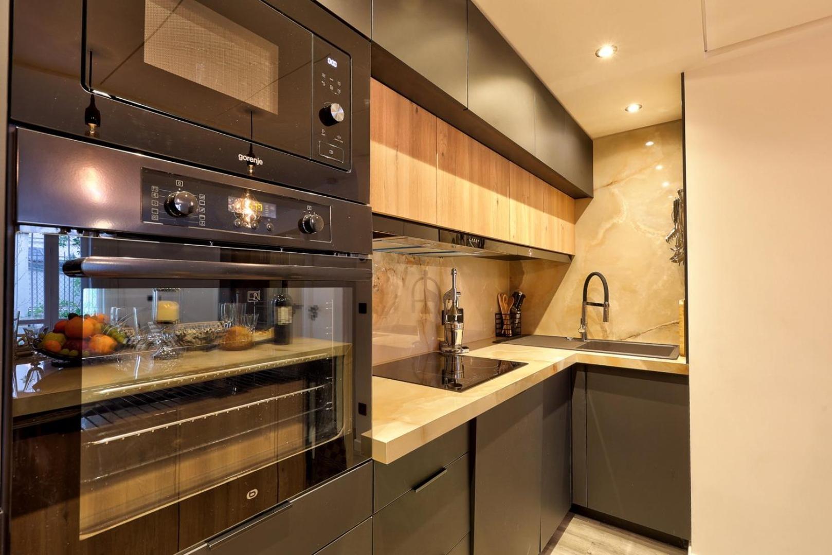 664 Deligny - Superb In