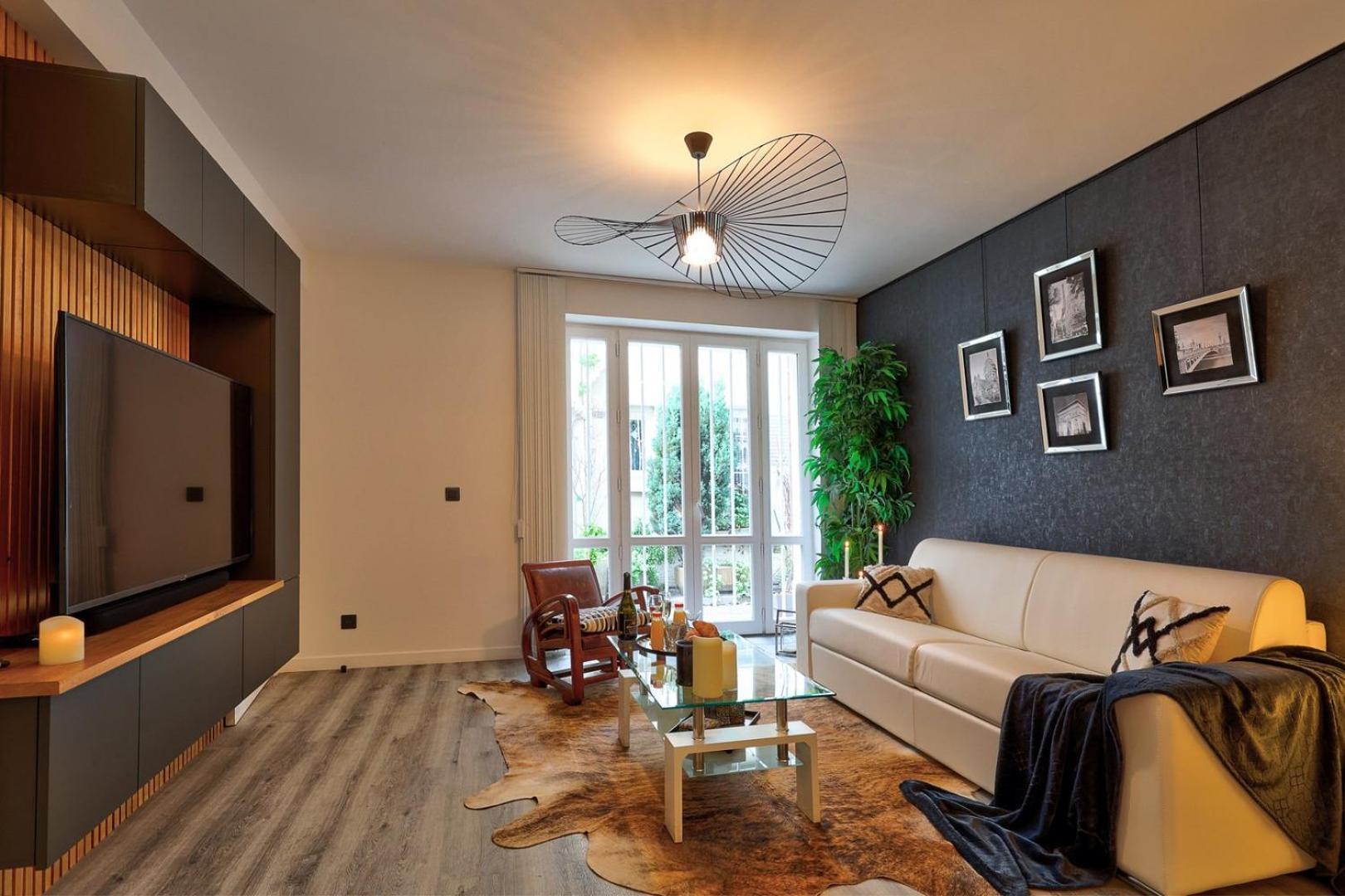 664 Deligny - Superb In * Paris