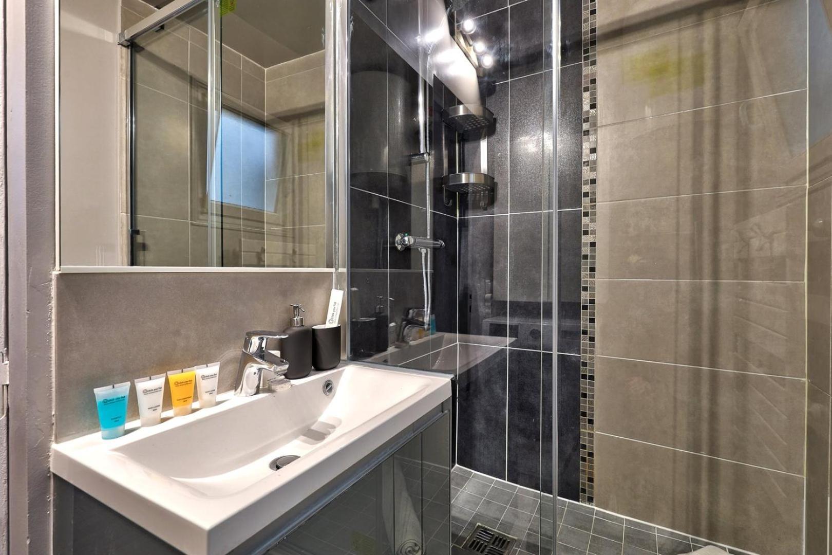 660 Melanie - Superb In Appartement