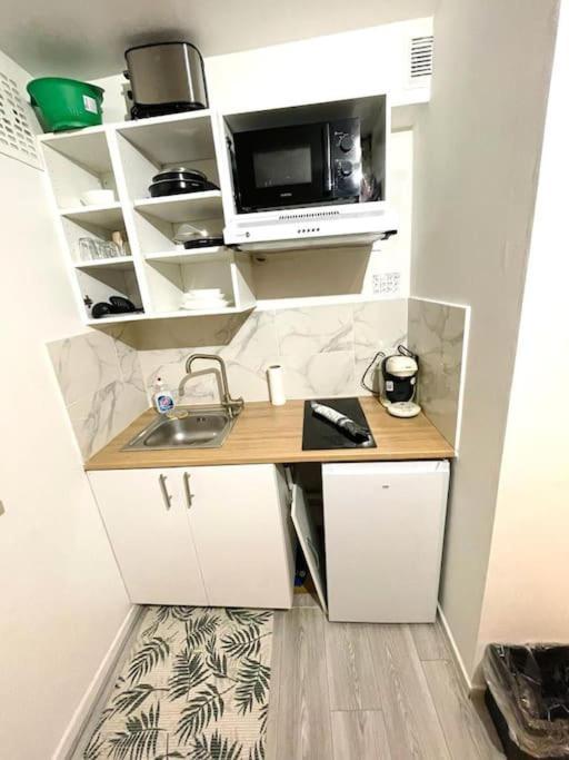 Apartment - Place Des Ternes - Parc Monceau - Moulin Rouge - 2 Pers *