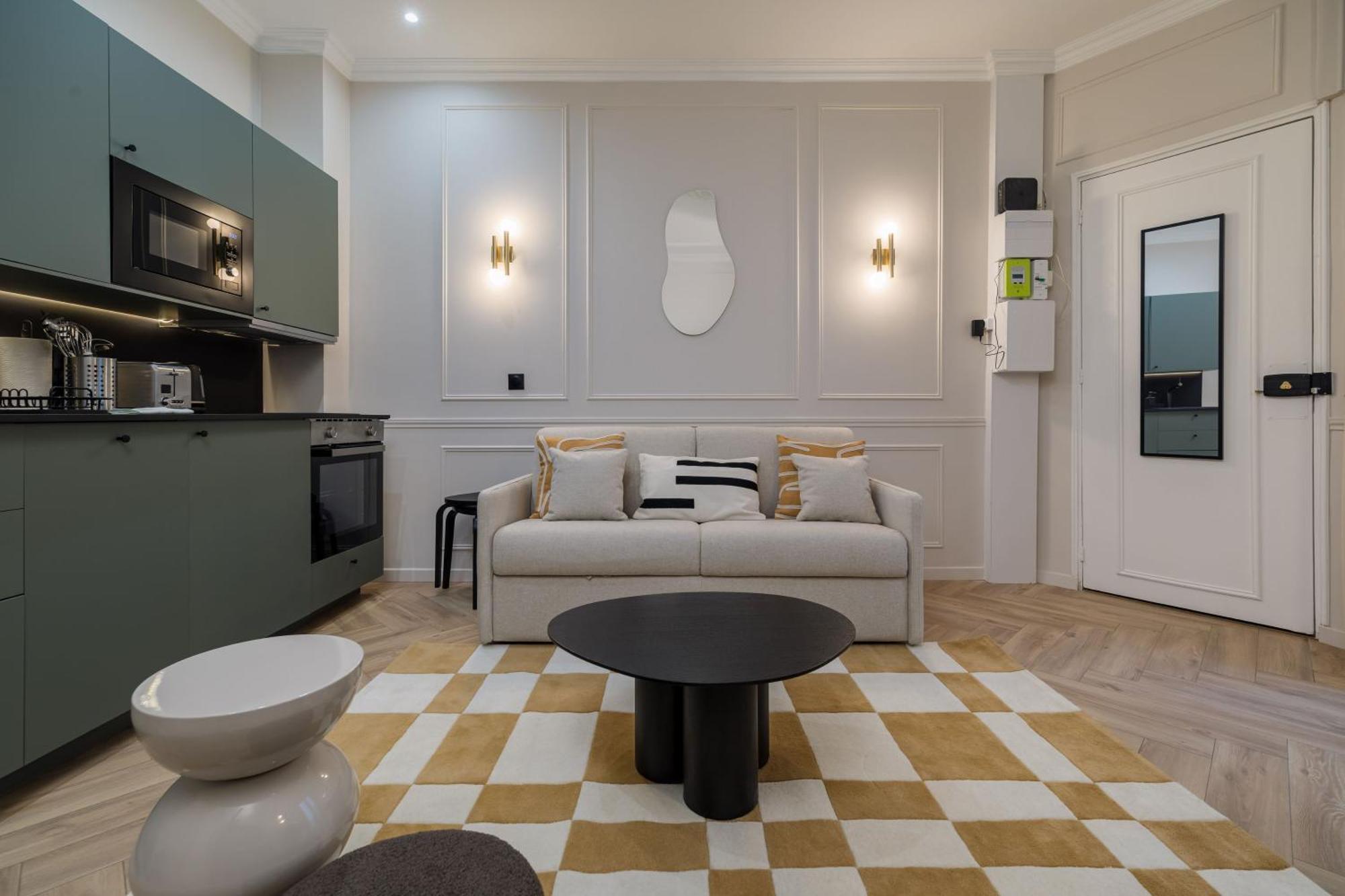 Apartment Poetic - Opera