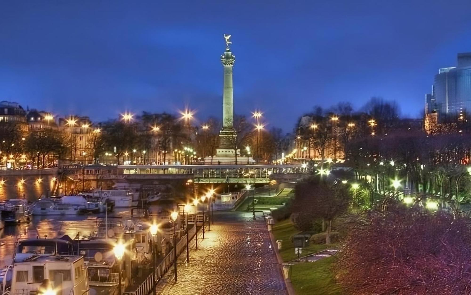 Heart Of And Magical View Of The Seine River By Weekome Appartement Paris