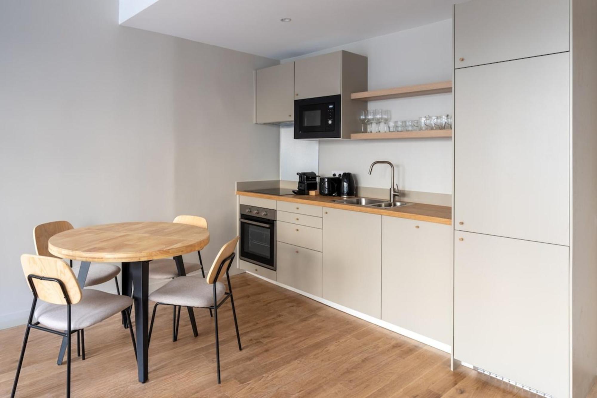 Apartment Beautiful Minimalist 1bd Near Montmartre