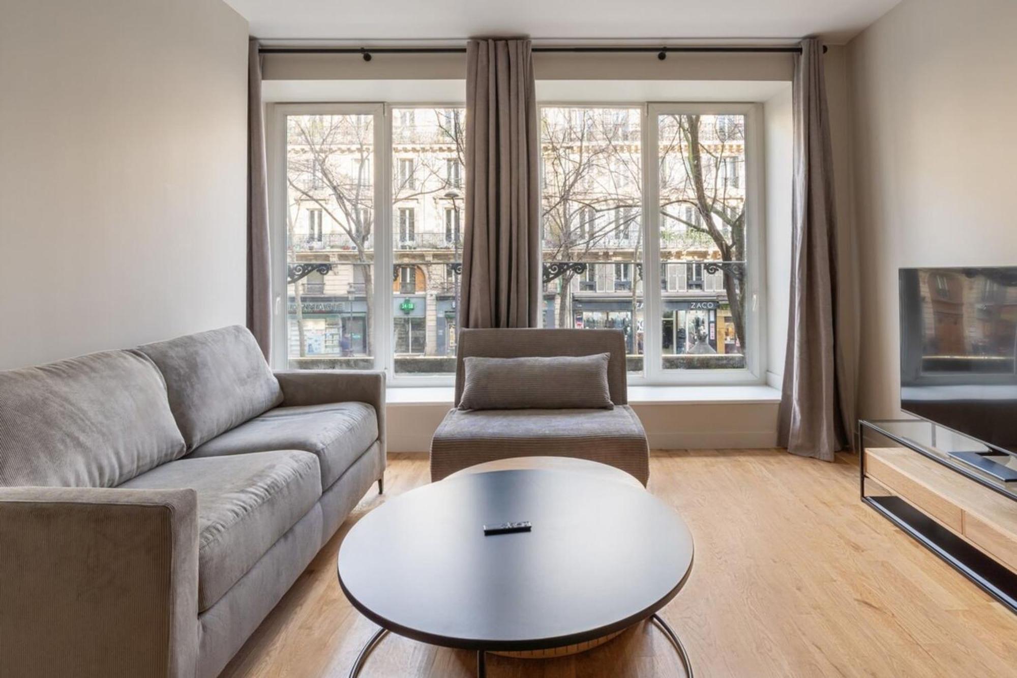 Beautiful Minimalist 1bd Near Montmartre