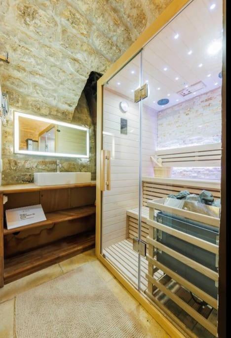 N Sublime Avec Sauna Dans Le 17e Apartment