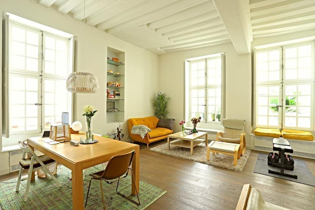 Luxurious In Le Marais Apartment
