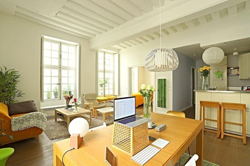 Luxurious In Le Marais Apartment Paris