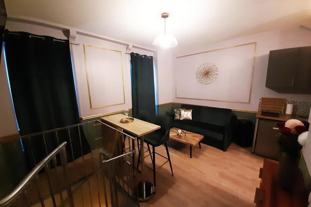 Apartment Guernica Montmartre Paris