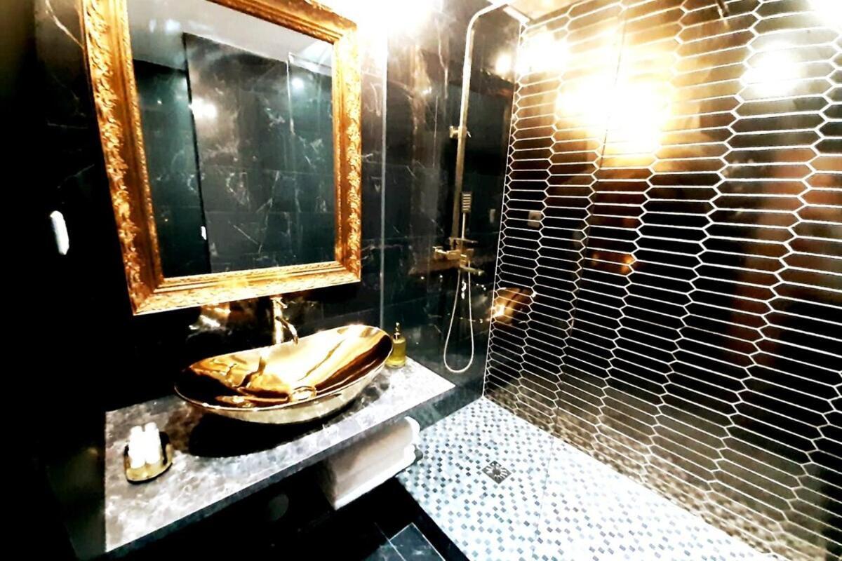 Da Vinci Montmartre Aircon Paris