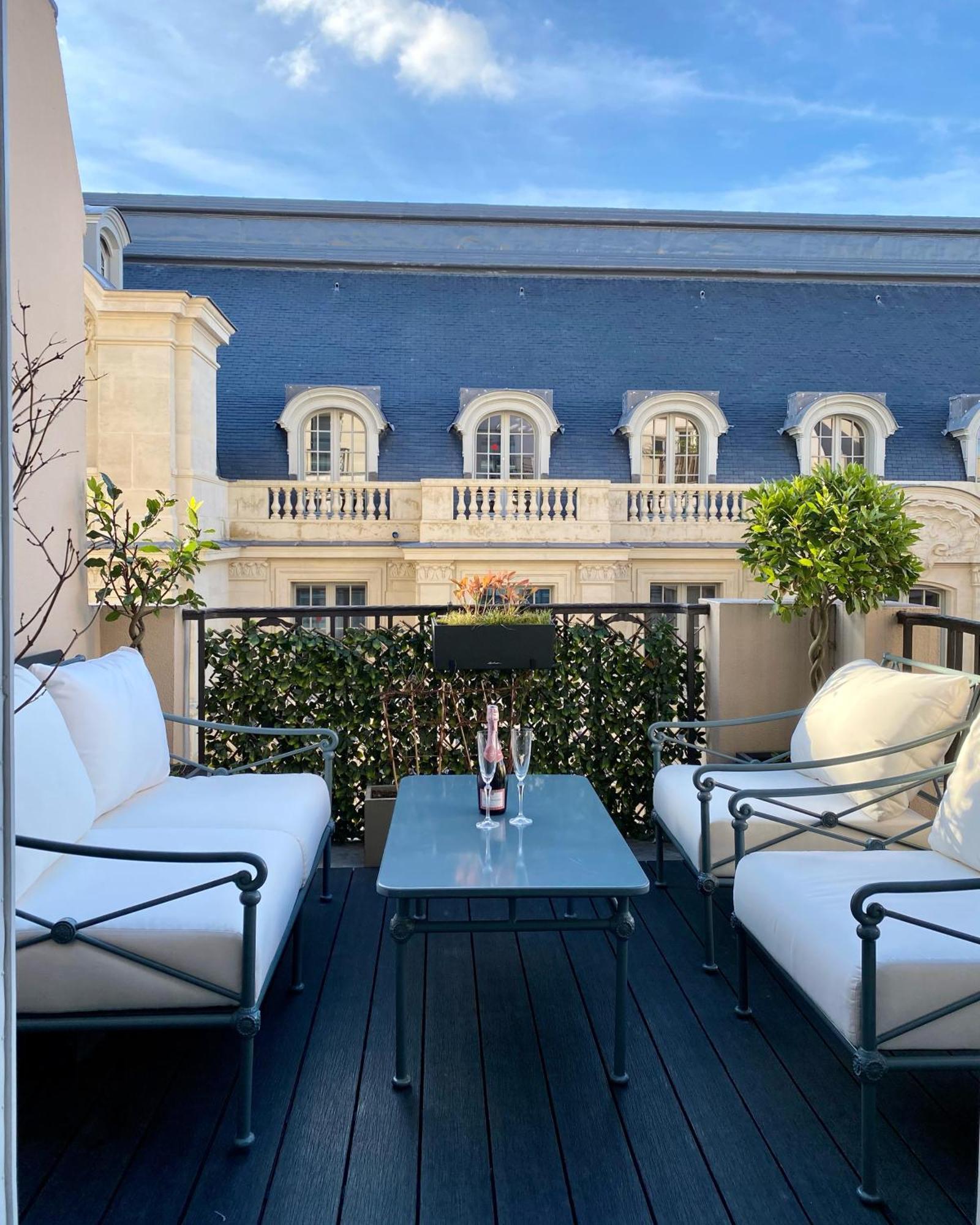 Superb Flat With Terrasse & 24-7 Security In The Heart Of Paris! Apartment
