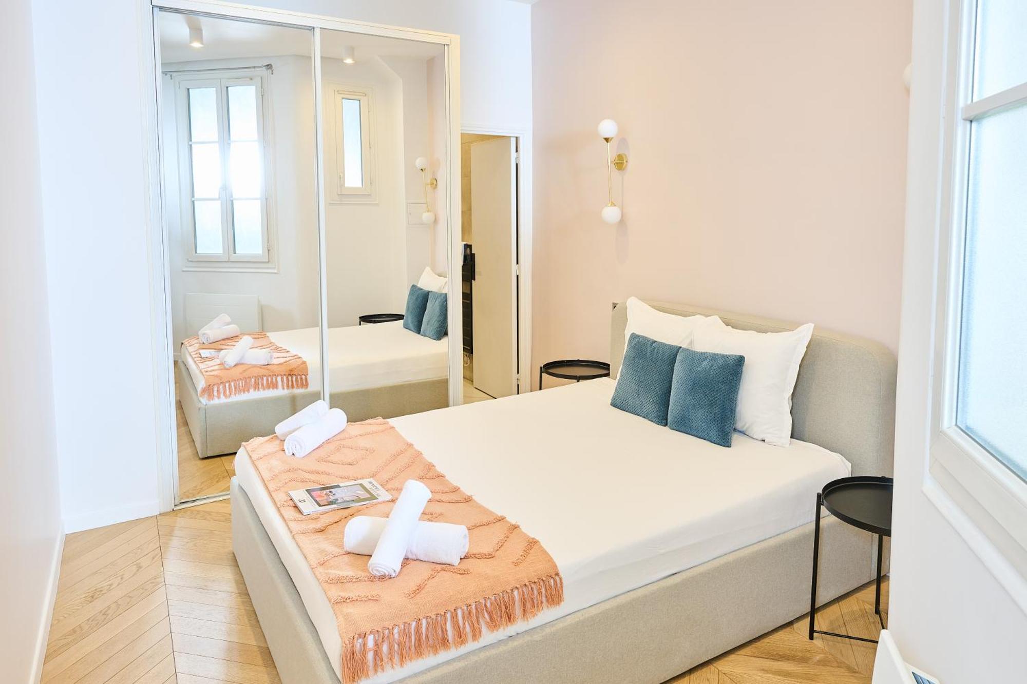 Champs Elysees!montaigne, New Luxurious 6pers Flat Apartamento