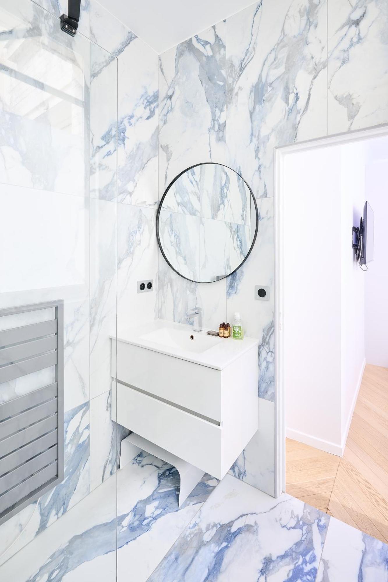 Champs Elysees!montaigne, New Luxurious 6pers Flat Apartamento Paris